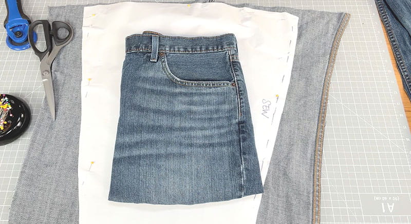Cutting off the leg part of the jeans