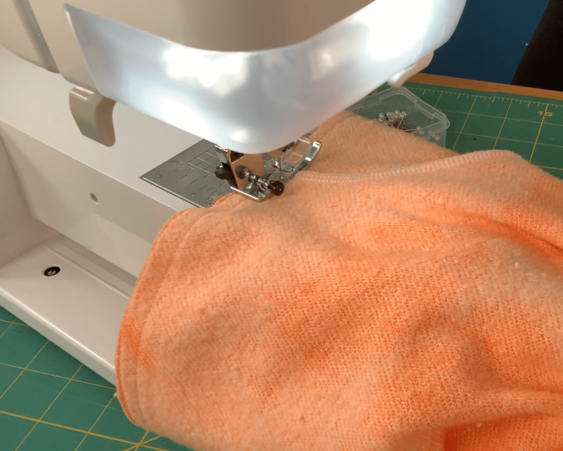 25_Sewing sleeves in