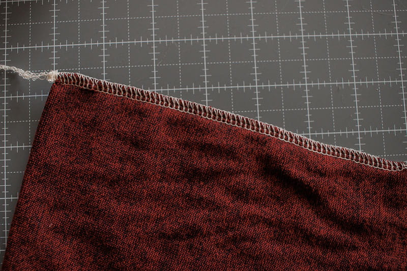 Putting the thread onto the knit