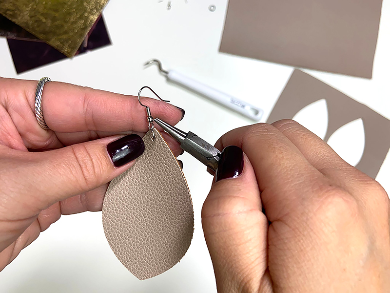 Add hook for earring