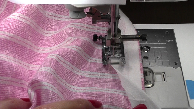 Strapless top -58- stitch bias tape down