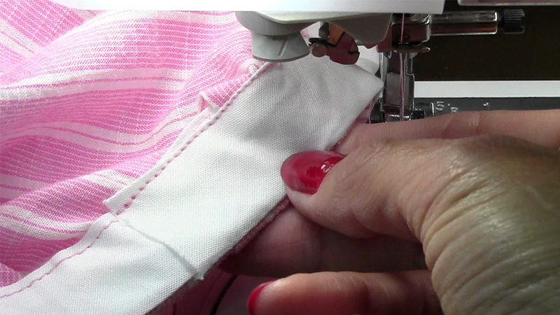 Straplesstop-66-Close the bias opening in the back and stitch