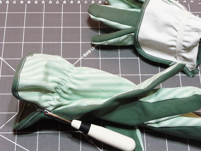 Embroidered Garden Gloves
