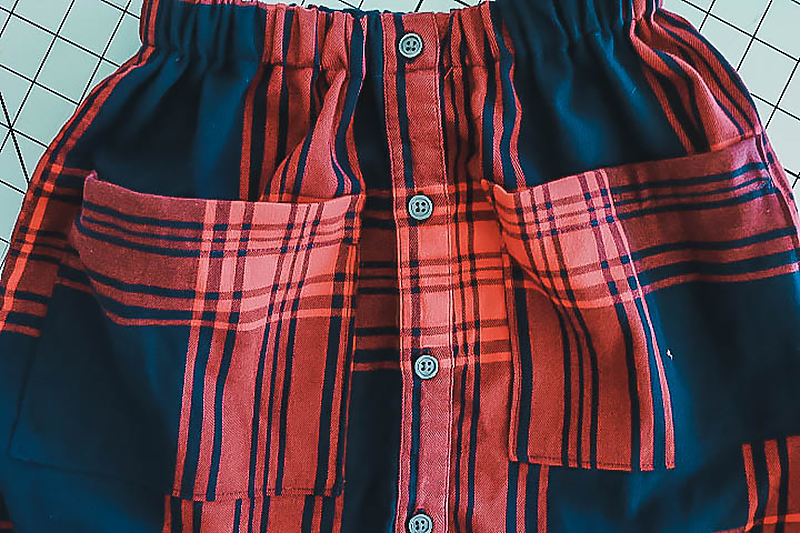 sewn pockets on skirt