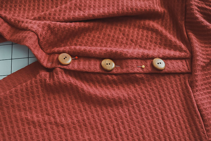 pin buttons