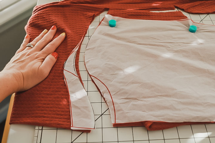 curved neckline