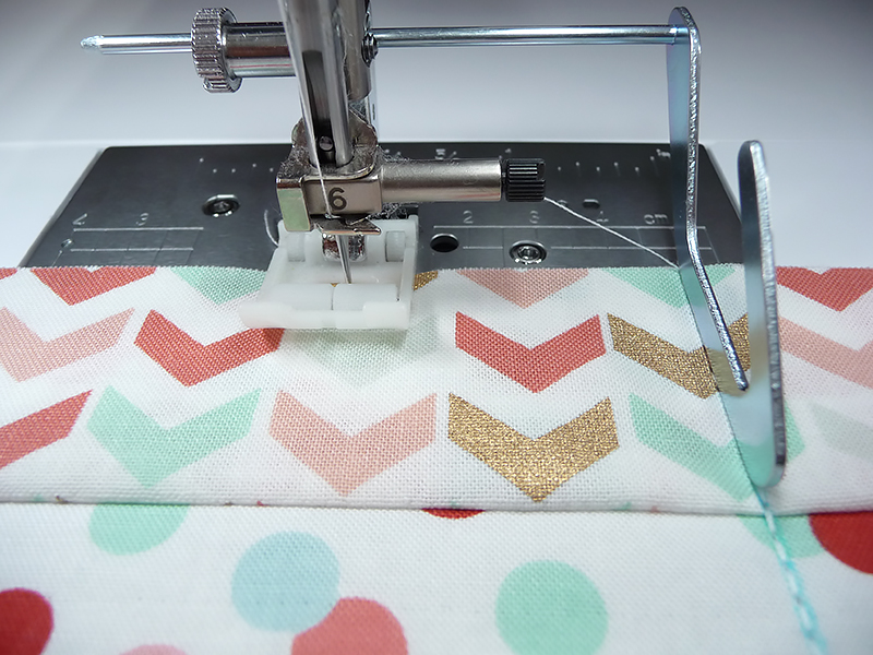 stitching quilt fabric
